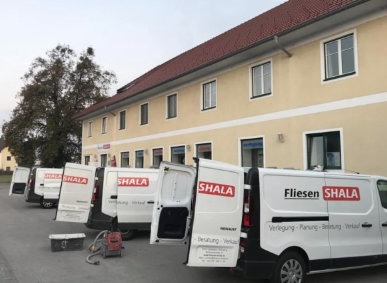 Illustration von Fliesenlegern bei der Arbeit